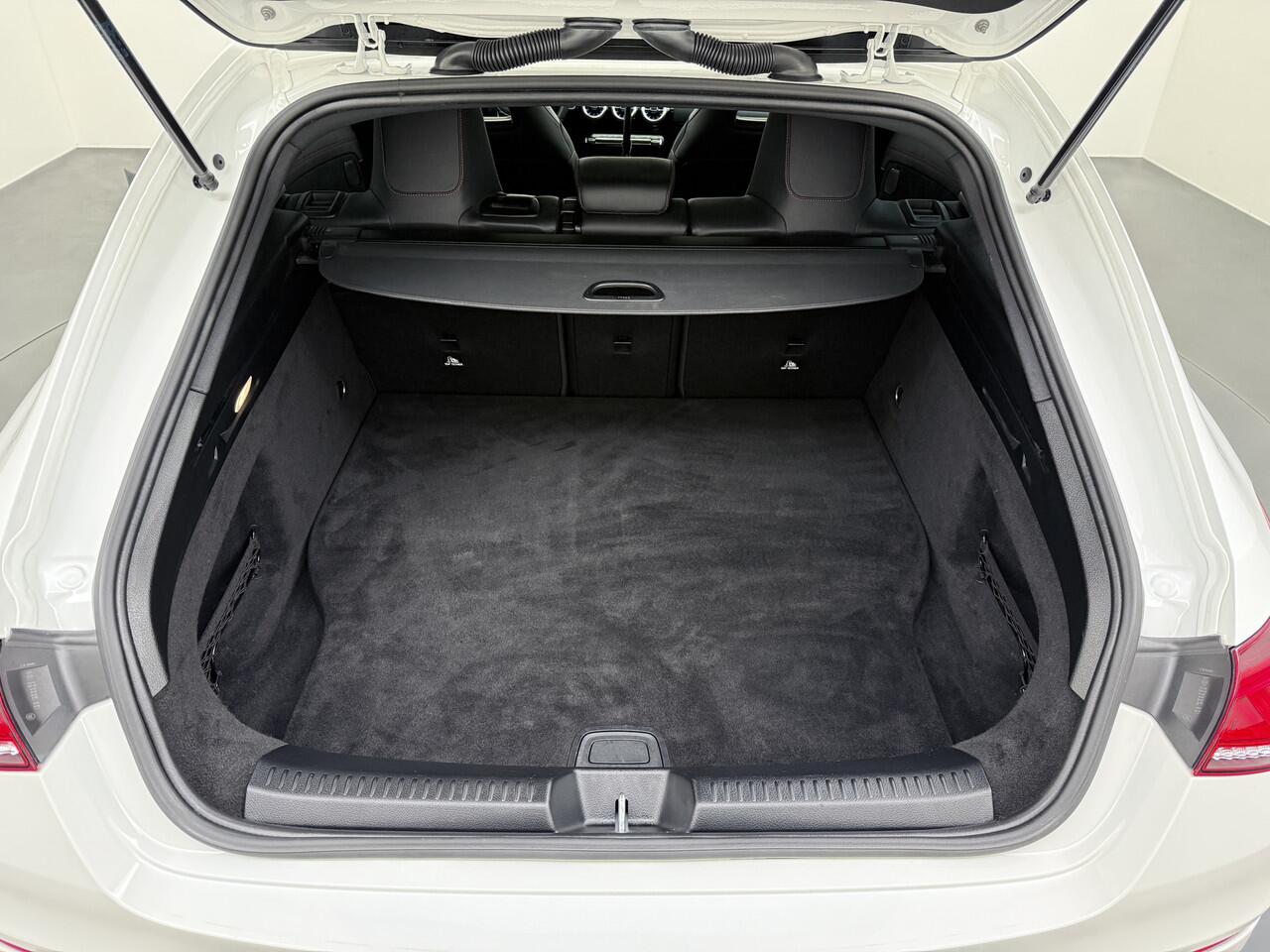 Mercedes-Benz CLA-KLASSE Shooting Brake 250 e AMG Line | Pano 360 Camera Sfeer Night