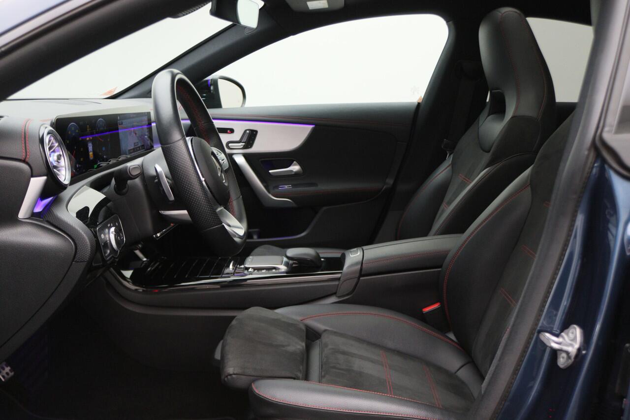 Mercedes-Benz CLA-KLASSE 250 e Business Solution AMG Limited Panoramadak, Memory, Matrix LED, Sfeerverlichting, Apple Carplay, DAB