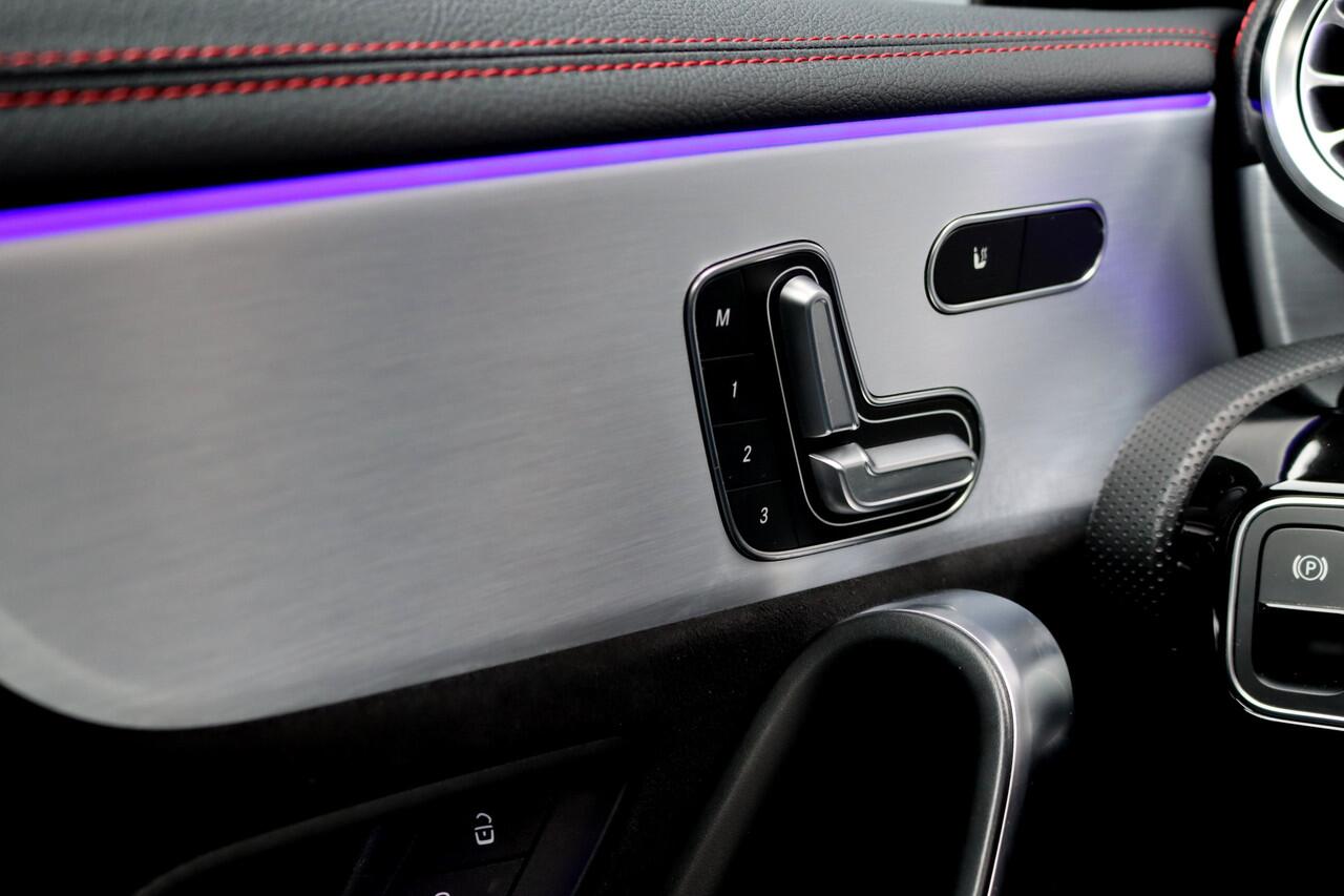 Mercedes-Benz CLA-KLASSE 180 AMG Line Aut7 | Panoramadak | Memory | Sfeerverlichting | Camera | Advanced Sound System | Keyless Go | Zitcomfortpakket | Cruise Control | Multibeam LED |