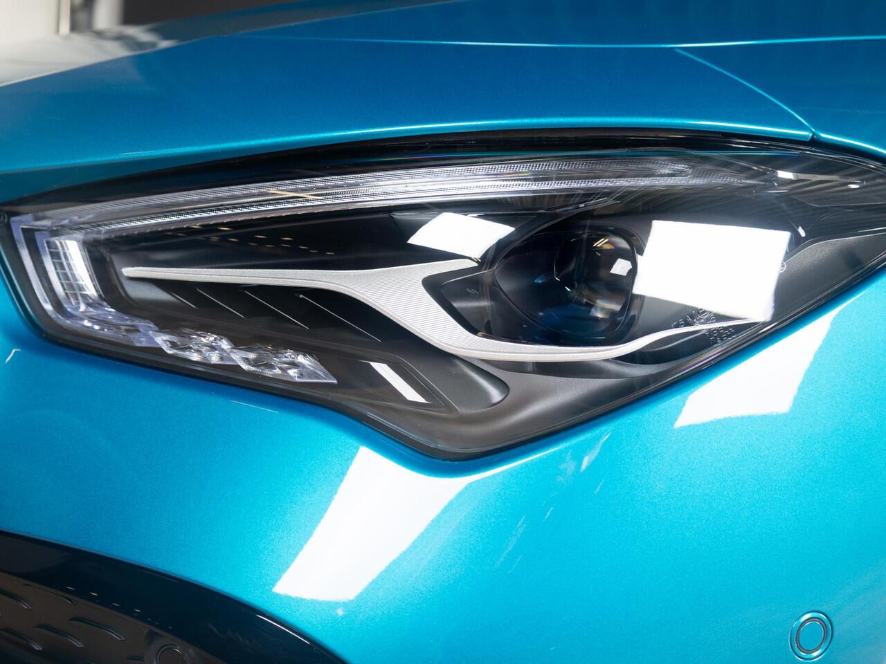 Mercedes-Benz CLA-KLASSE Coupé 180 AMG Line Premium | Panorama dak