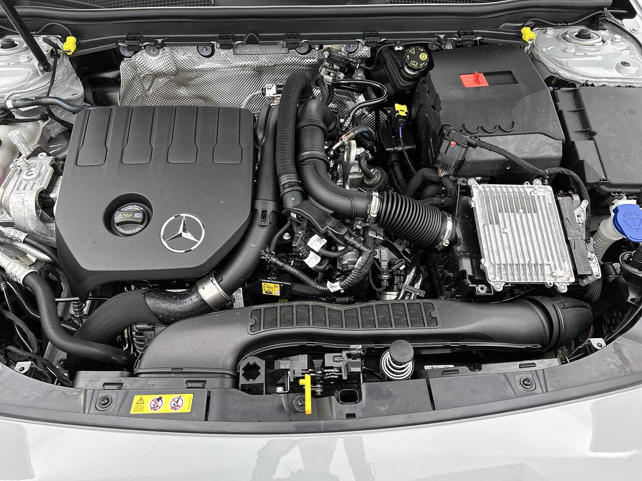 Mercedes-Benz CLA-KLASSE Shooting Brake 180 Business Solution AMG | Trekhaak | Parkeerpakket met 360°-camera | Nightpakket | Premium Plus pakket | Antidiefstalpakket GUARD 360° Plus | EASY PACK achterklep | Dodehoekassistent |