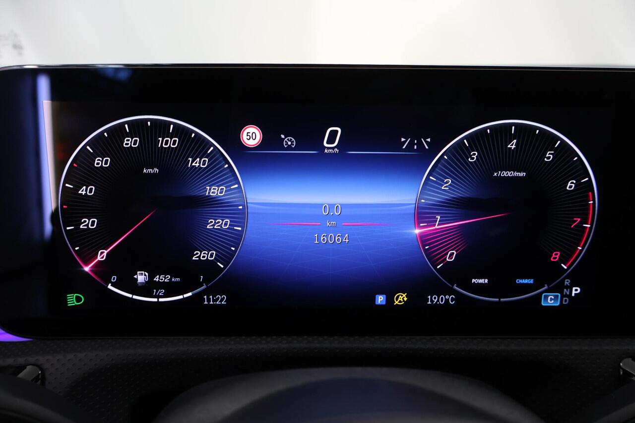 Mercedes-Benz CLA-KLASSE 180 AMG Line Premium Pack | Panorama Schuifdak | Multibeam lead | Sfeerverlichting | Augmented Reality