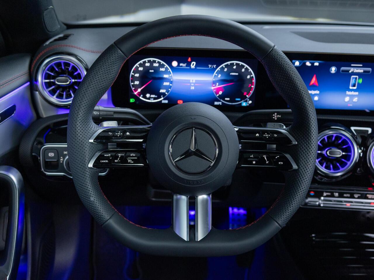 Mercedes-Benz CLA-KLASSE Coupé 180 Star Edition AMG Line Panorama dak