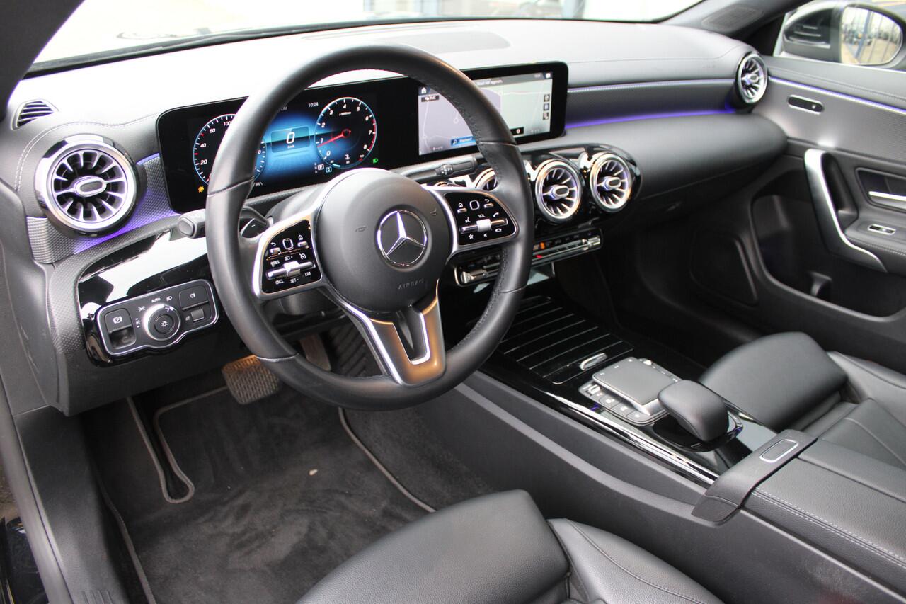 Mercedes-Benz CLA-KLASSE Shooting Brake 200 AUT7 Business Solution Luxury LEDER SFEER WIDESCREEN CAMERA