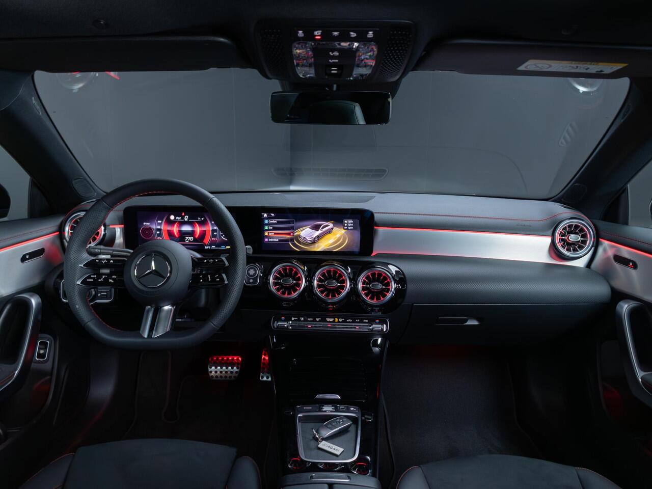 Mercedes-Benz CLA-KLASSE Coupé 180 Star Edition AMG Line Panorama dak