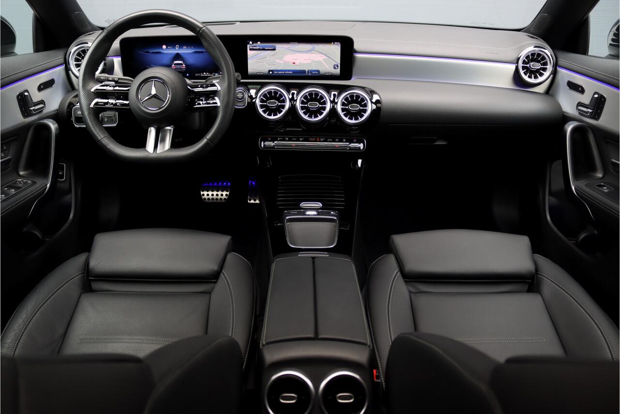 Mercedes-Benz CLA-KLASSE Shooting Brake 250 e AMG Line Aut8 | Facelift | Panoramadak | Distronic+ | Memory | Verwarmd Stuuwiel | Leder | HUD | Sfeerverlichting | Augmented Reality | Surround Camera | Keyless Go |