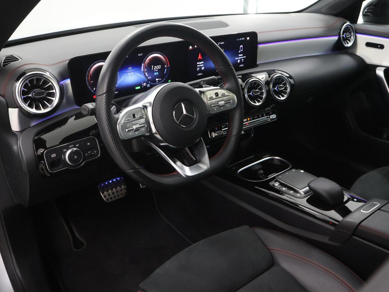 Mercedes-Benz CLA-KLASSE 250 e Premium Plus | AMG | Panoramadak | Night pakket |