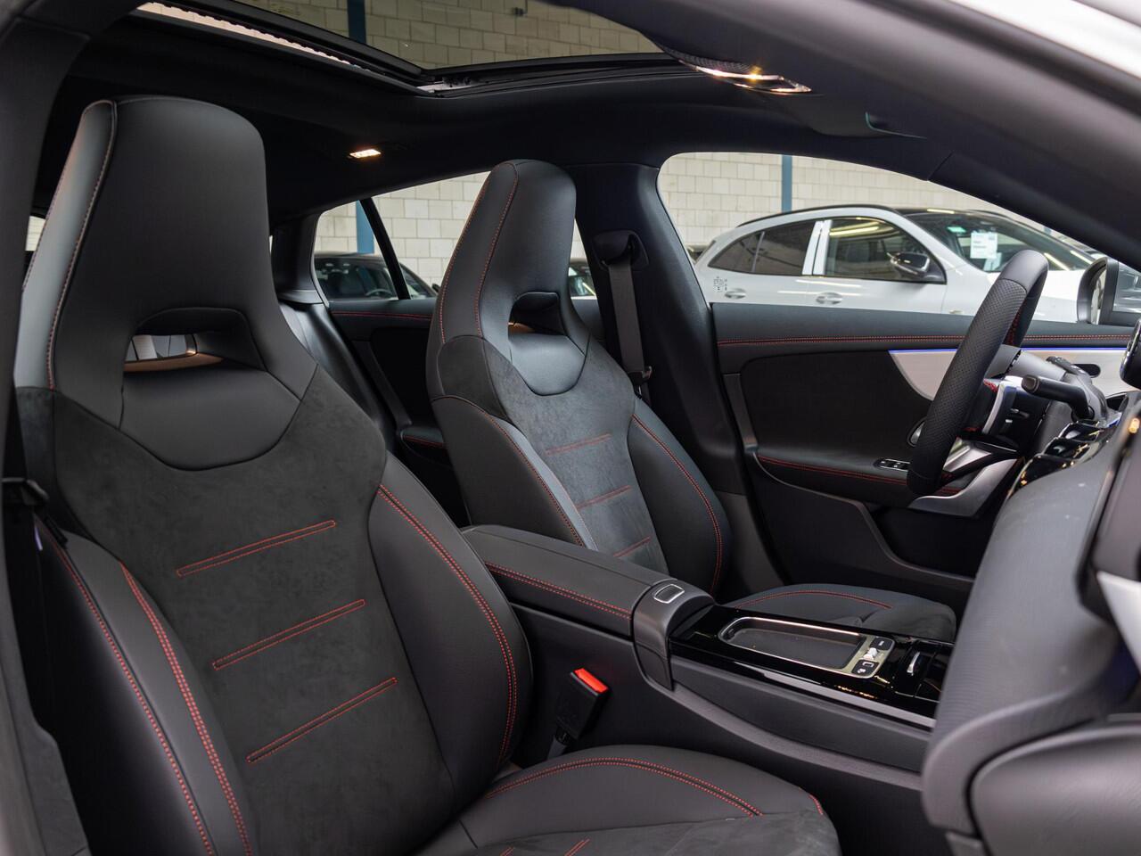 Mercedes-Benz CLA-KLASSE Shooting Brake 250 e Business Solution AMG Panorama dak | Trekhaak