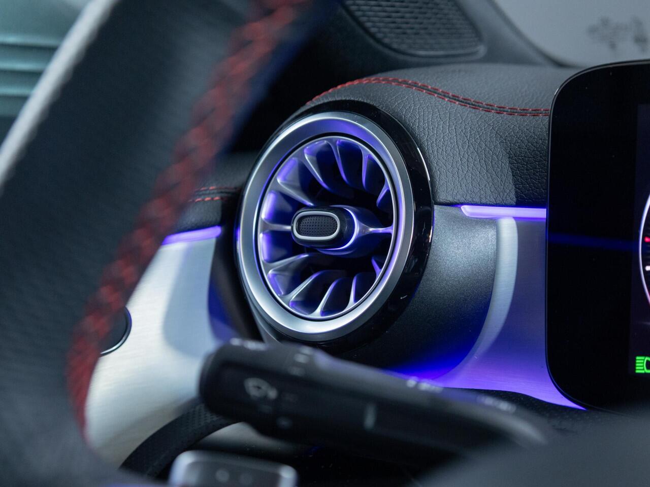 Mercedes-Benz CLA-KLASSE Coupé 180 Star Edition LIMITED Panorama dak