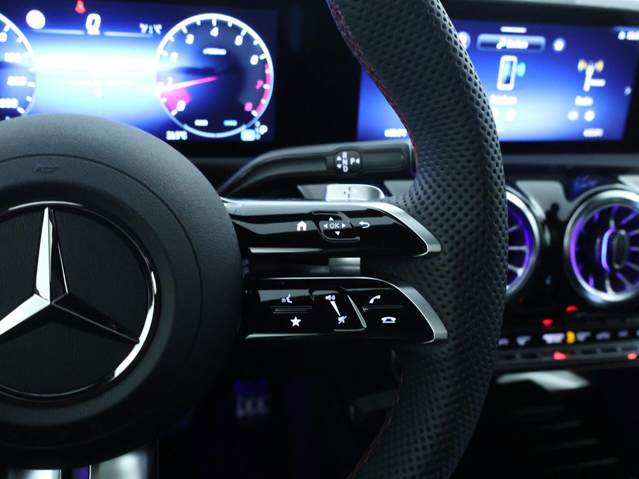 Mercedes-Benz CLA-KLASSE Shooting Brake 180 LIMITED Edition AMG Line | Trekhaak | Nightpakket | Parkeerpakket met achteruitrijcamera | Verwarmde stoelen vooraan | Antidiefstalpakket GUARD 360° Plus | EASY PACK achterklep | KEYLESS-GO |