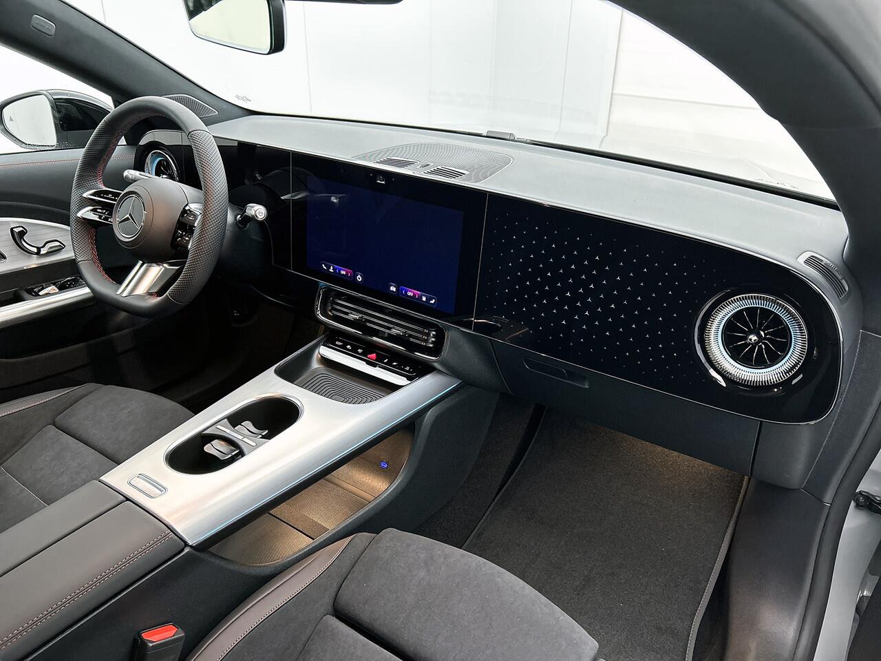 Mercedes-Benz CLA-KLASSE 250+ Launch Edition 85 kWh | Warmtepomp | Adaptieve Cruisecontrol | Nightpakket | GUARD 360° vehicle protection | Memorypakket | Panoramadak | MULTIBEAM LED | Sierdelen aluminium |