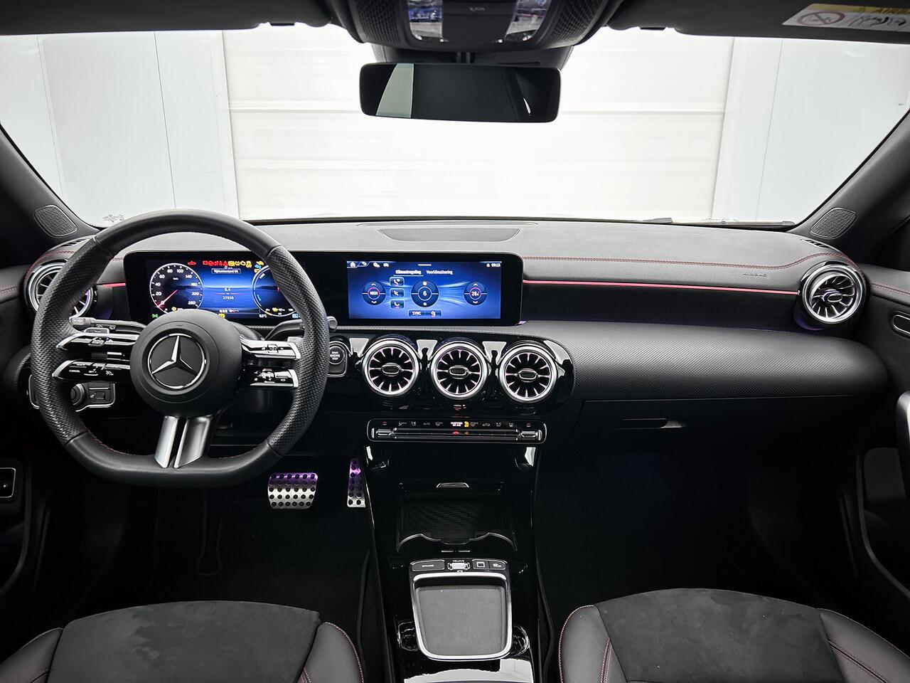 Mercedes-Benz CLA-KLASSE Shooting Brake 250 e Star Edition AMG Line | Night Pakket | Sfeerverlichting | Ledkoplampen | Apple CarPlay | Keyless-Go | Inclusief 24 maanden MB Certified garantie voor Europa.
