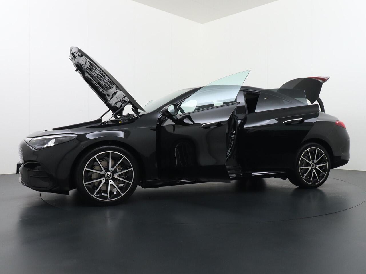 Mercedes-Benz CLA-KLASSE 250+ Launch Edition 85 kWh Accu | Memorystoelen | Warmtepomp | Multibeam Led | Stoelverwarming Voorin | Distronic Cruise Control | Achteruitrijcamera | Nightpakket | Dodehoekassistent