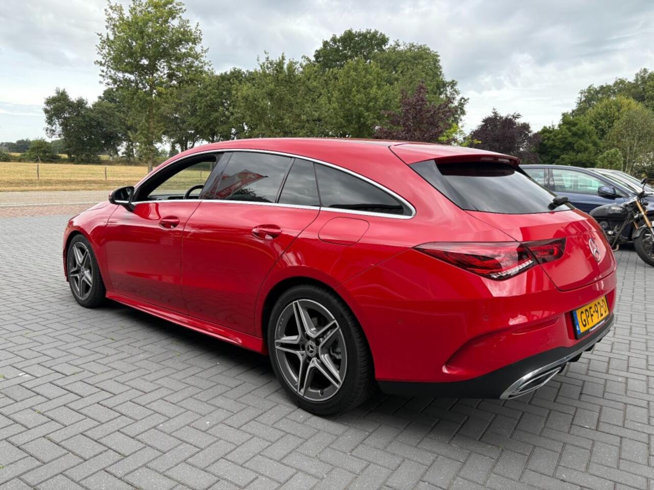 Mercedes-Benz CLA-KLASSE Shooting Brake 180 Premium cruise/airco/lane assist/All-in prijs incl afleverbeurt