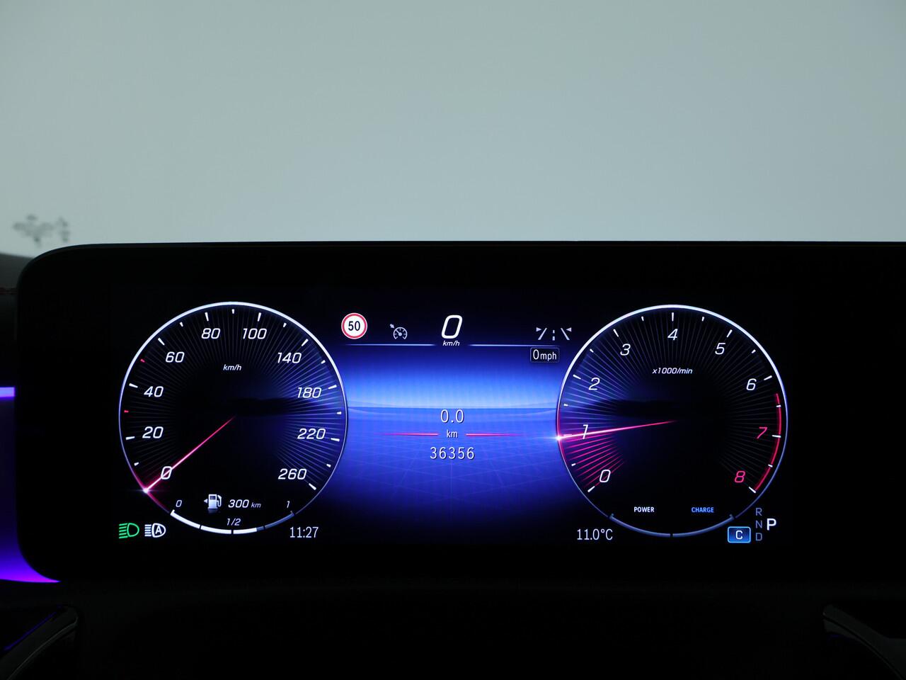 Mercedes-Benz CLA-KLASSE Shooting Brake 180 AMG Sfeerverlichting | AMG Styling | Achteruitrijcamera | KeylessGo | Inclusief 24 maanden MB Certified garantie voor Europa.