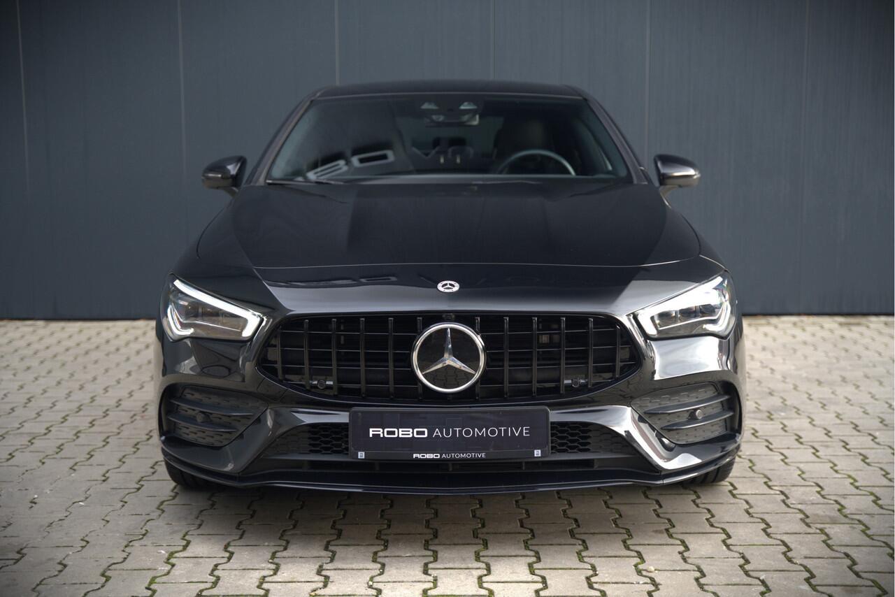 Mercedes-Benz CLA-KLASSE 250 e Premium Plus | AMG Line | CLA45 Styling | Stoelverwarming | Keyless | Adaptive Cruise Control | Ambiance verlichting | Camera | Parkeersensoren |