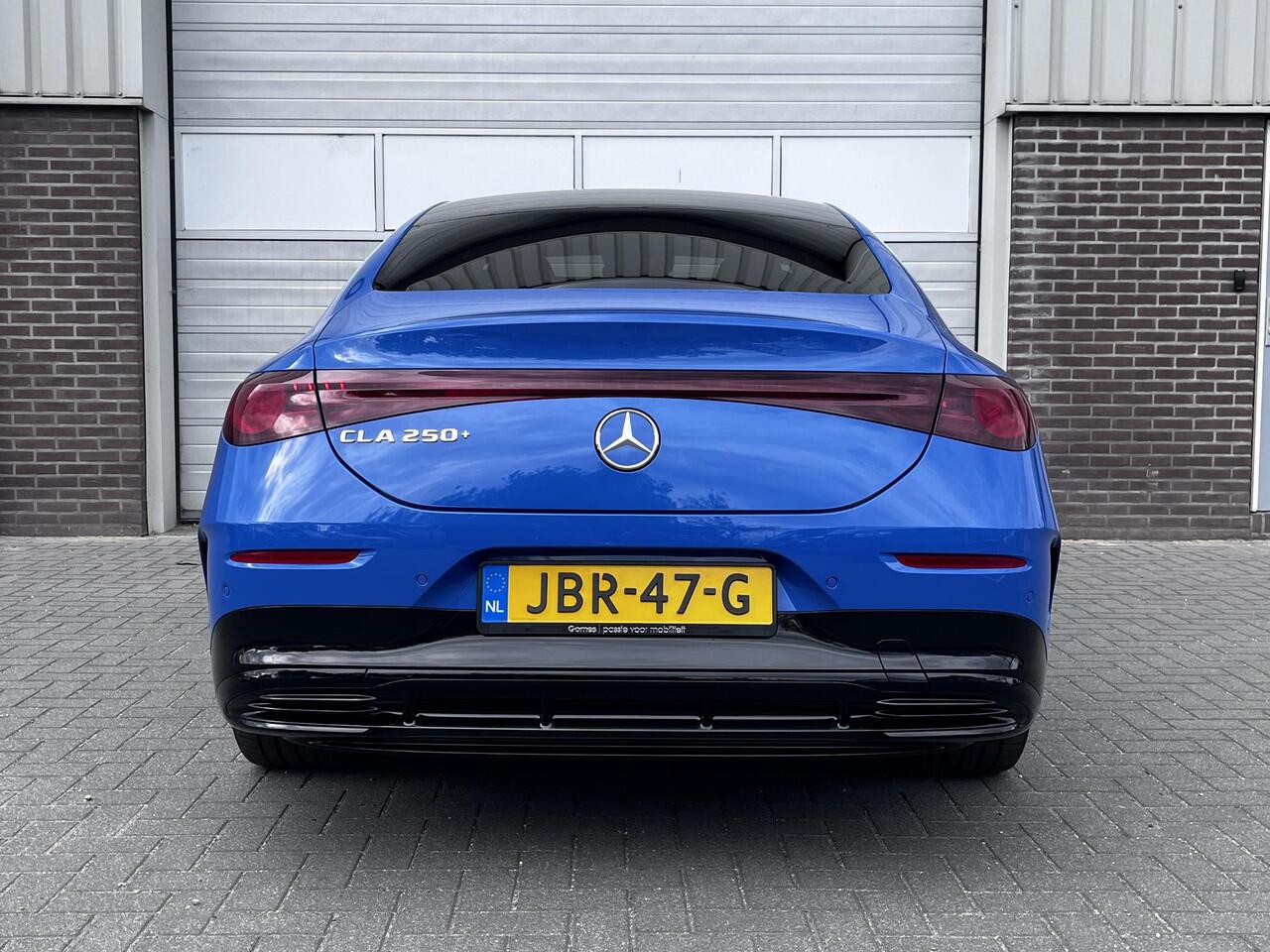 Mercedes-Benz CLA-KLASSE 250+ Launch Edition | AMG Line | Night Pakket | Panoramadak | MULTIBEAM LED Koplampen | DISTRONIC Afstandsassistent | Dodehoekassistent | Elektrisch Verstelbare Stoelen + Memory | Stoelverwarming | Sfeerverlichting