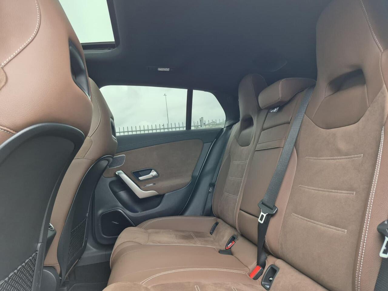 Mercedes-Benz CLA-KLASSE Shooting Brake 180 AMG Line | Panoramadak | Burmester