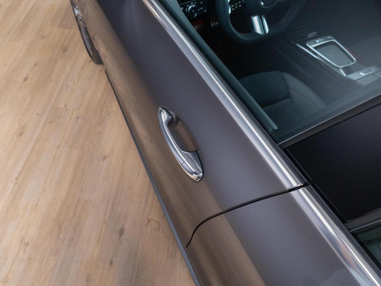 Mercedes-Benz CLA-KLASSE Coupé 180 Star Edition LIMITED Panorama dak