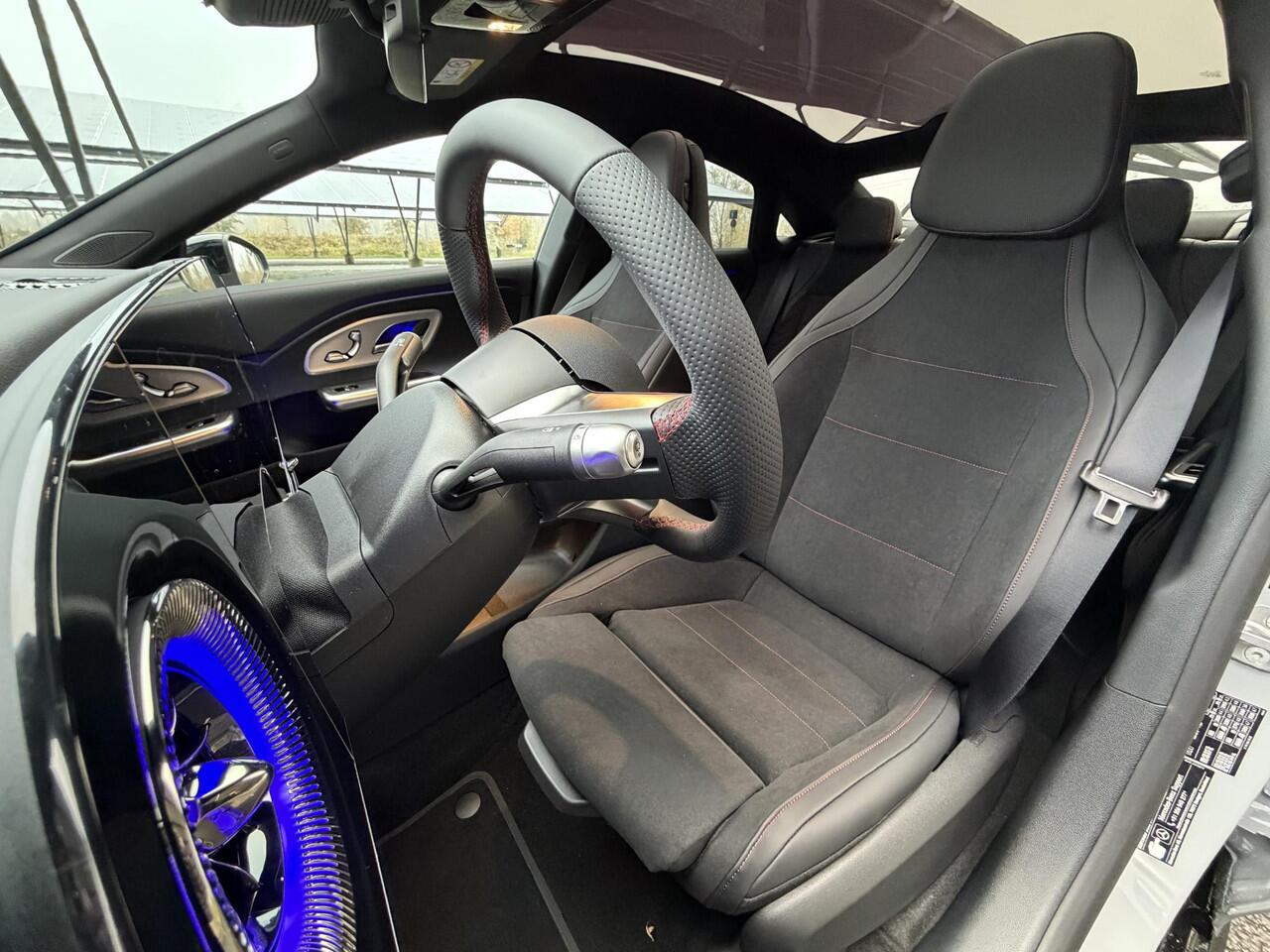 Mercedes-Benz CLA-KLASSE 250+ Launch Edition 85 kWh | Night | Panoramadak | DISTRONIC | Achteruitrijcamera | Dodehoekassistent |