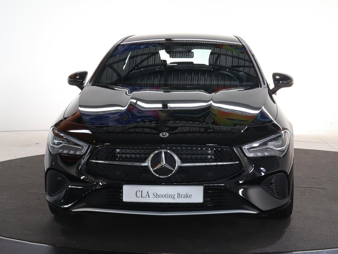 Mercedes-Benz CLA-KLASSE Shooting Brake 180 Star Edition | Dodehoekassistent | Achteruitrijcamera | Multibeam LED koplampen