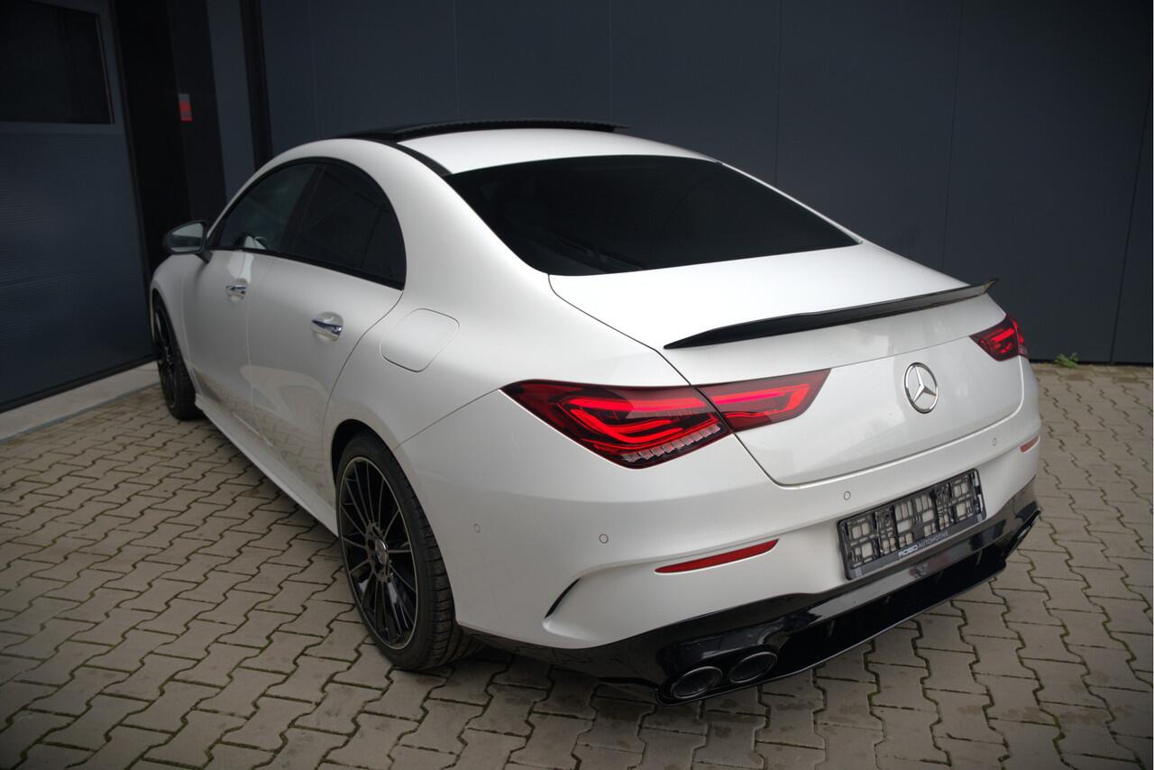 Mercedes-Benz CLA-KLASSE 200 Business Solution AMG | Panoramadak | Stoelverwarming | Keyless | Memory Seats | Cruise Control | Ambiance verlichting | Camera | Parkeersensoren |