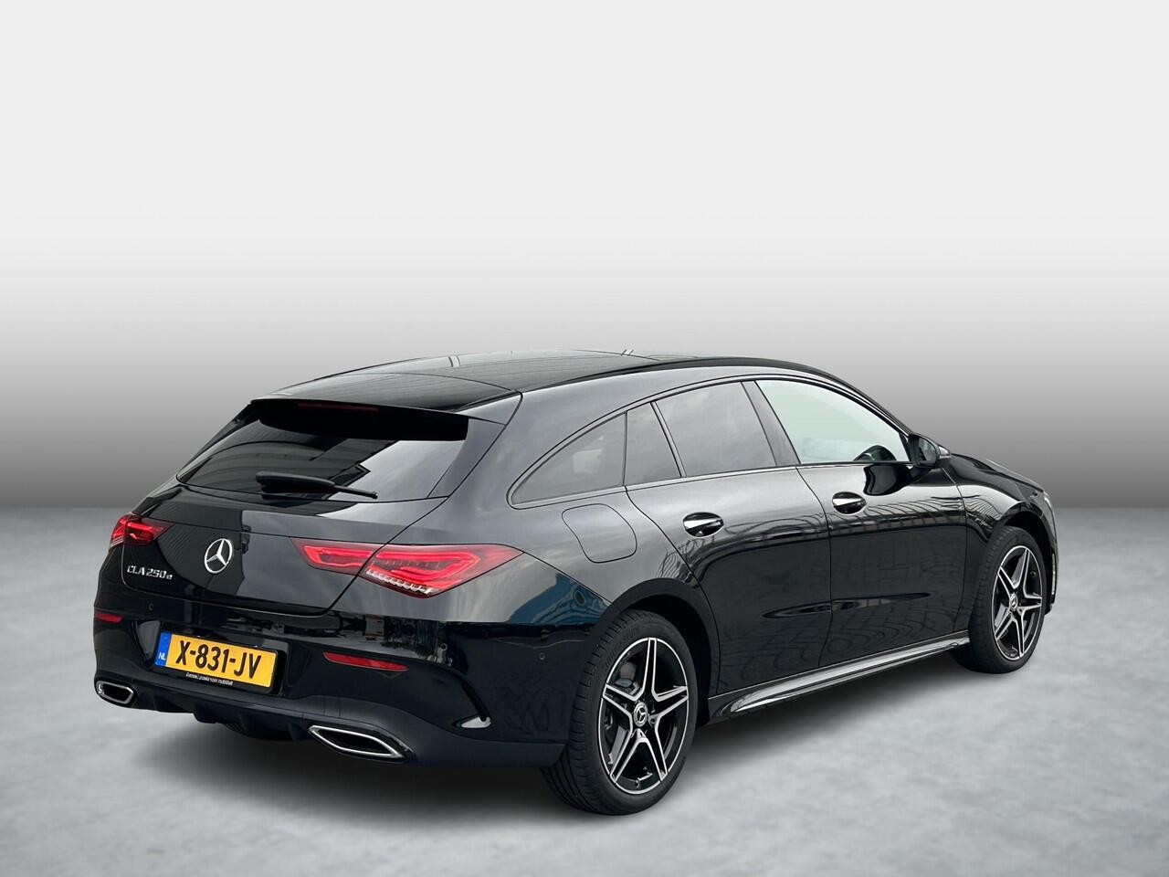 Mercedes-Benz CLA-KLASSE Shooting Brake 250 e AMG Line | Panoramadak | Nightpakket |