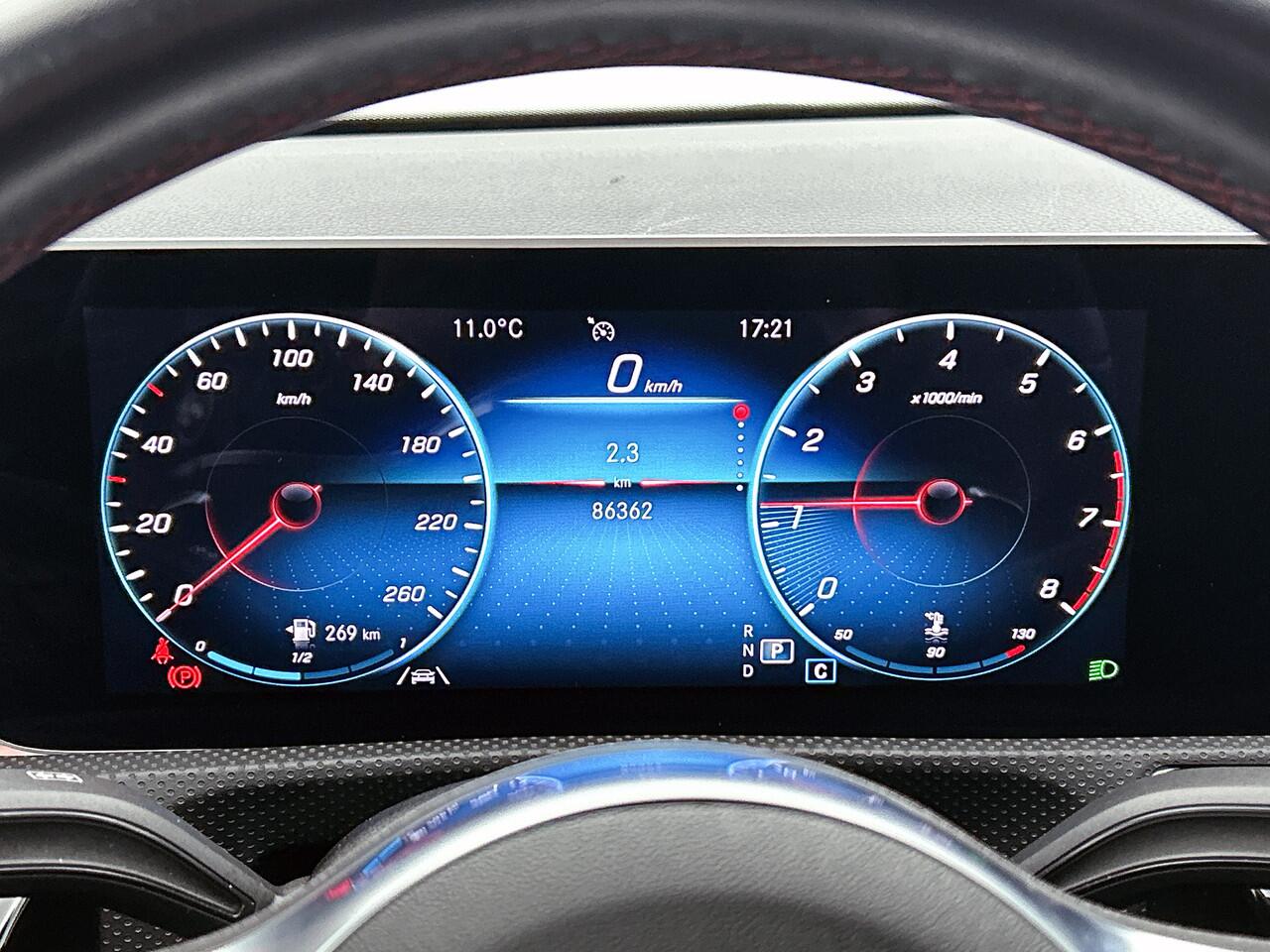 Mercedes-Benz CLA-KLASSE 180 AMG-line | 19 inch multispaaks lmv | Sfeerverlichting | Spiegelpakket Inclusief 24 maanden Mercedes-Benz Certified garantie voor Europa.