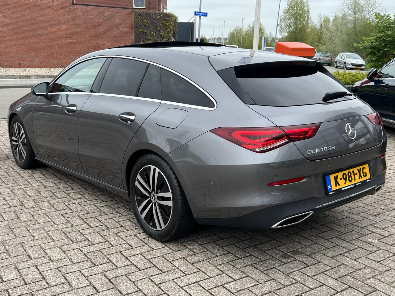 Mercedes-Benz CLA-KLASSE Shooting Brake 180 D 2.0 Automaat Business Solution Luxury Navigatie Trekhaak Panoramadak Elek. Stoelen Leer Stoelverwarming DAB Keyless Getint Glas NL Auto BTW