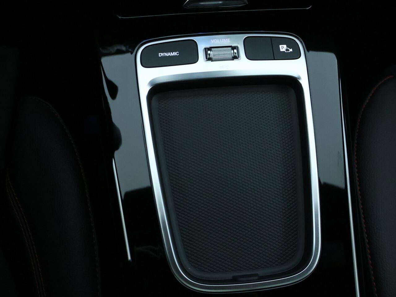 Mercedes-Benz CLA-KLASSE Shooting Brake 250 e AMG Face Lift Plug-In Hybride | AMG Line Premium | Night Pakket | Panoramadak | 11 kw Laden | Stuur en Stoelverwarmig | Inclusief 24 maanden MB Certified garantie voor Europa.