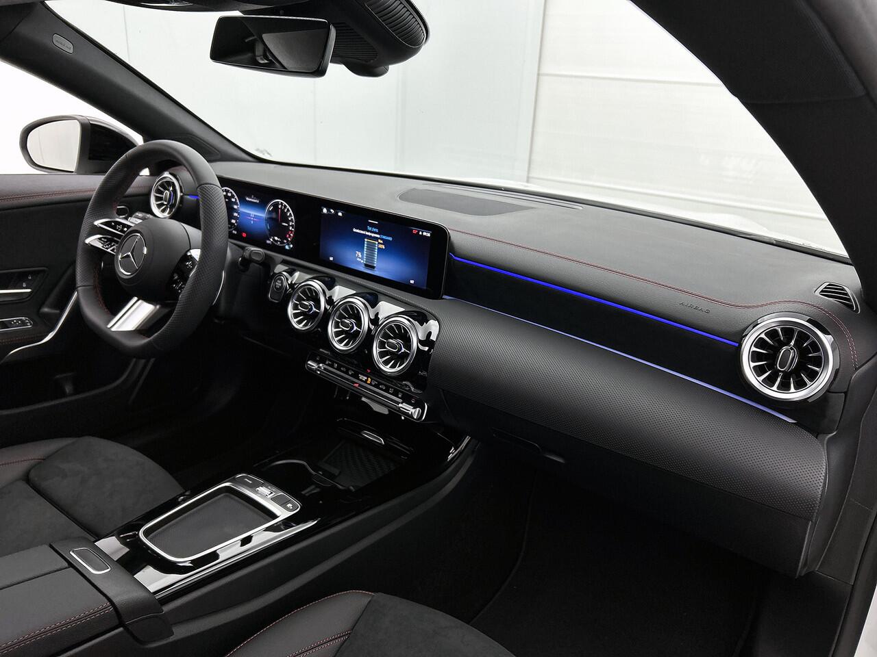 Mercedes-Benz CLA-KLASSE Shooting Brake 250 e Business Solution AMG | Nightpakket | Smartphone-integratie | Multibeam LED | Panoramaschuifdak | Stoelverwarming voor | Sfeerverlichting | KEYLESS-GO comfortpakket |