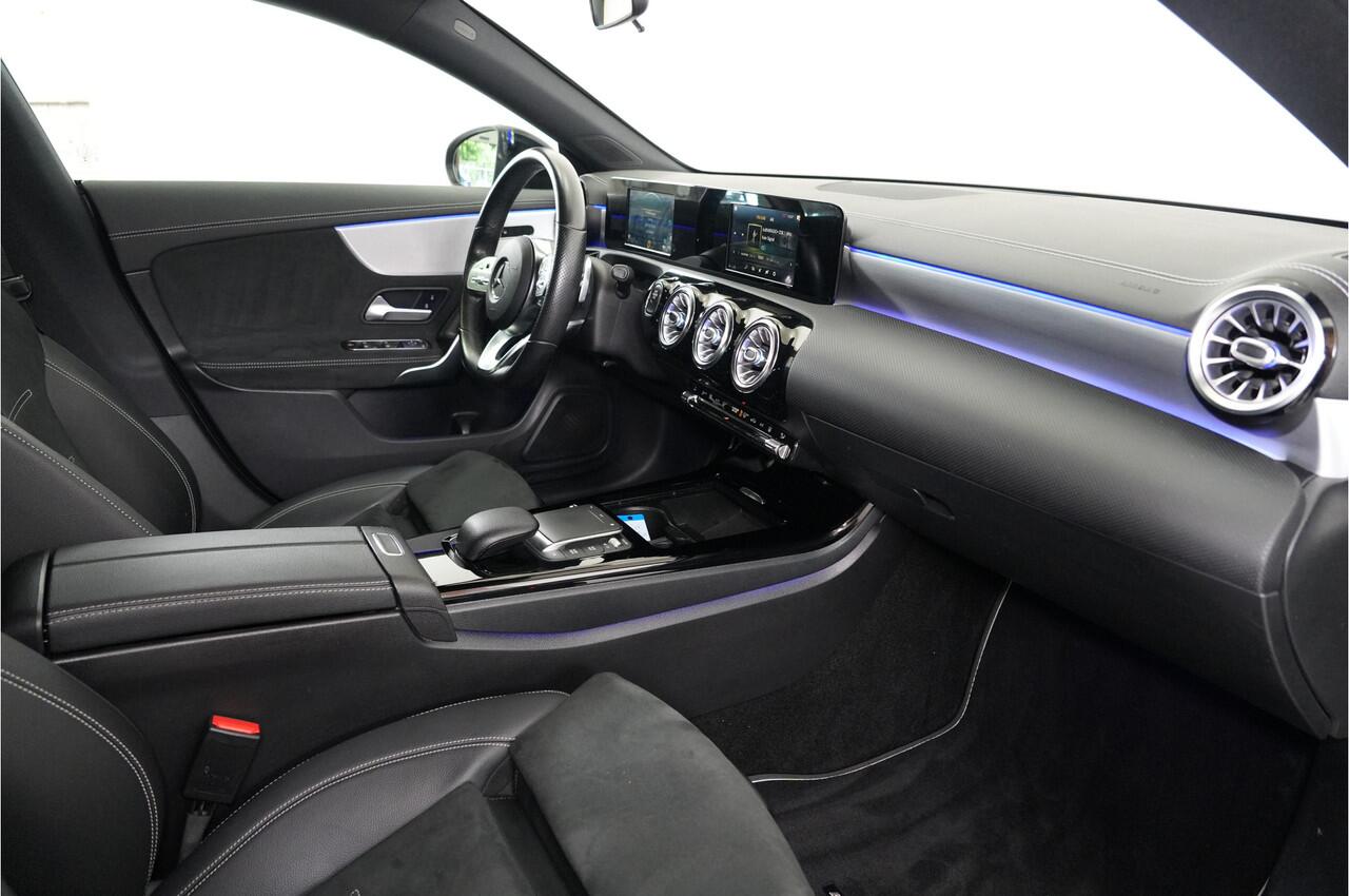 Mercedes-Benz CLA-KLASSE Shooting Brake 250 e AMG Night 218 pk PHEV | Pano | El. Stl. verst. | Stl. verw. | Keyless | El. achterklep |