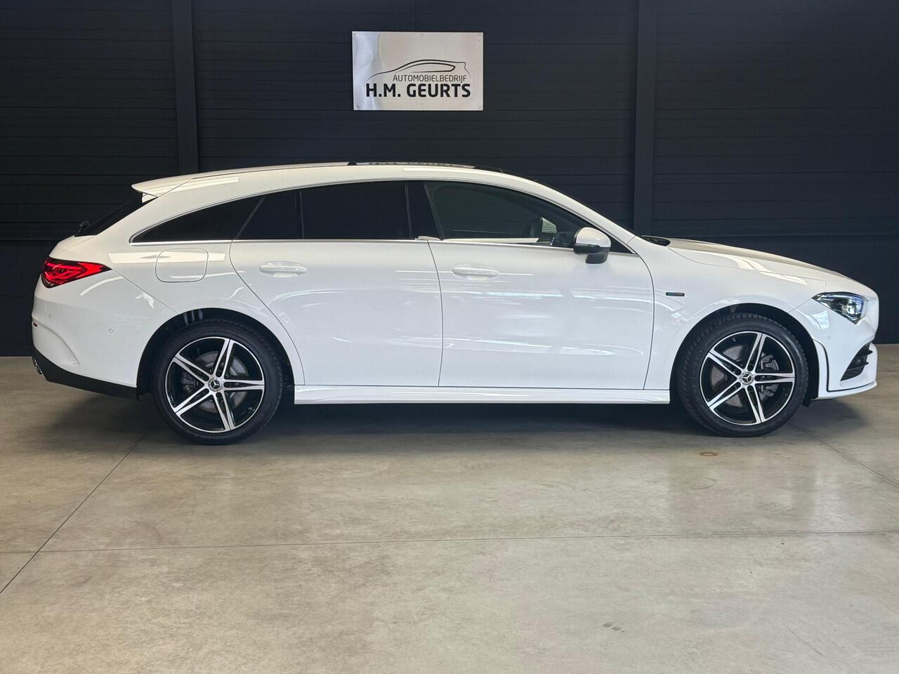 Mercedes-Benz CLA-KLASSE Shooting Brake 250e Amg Line Pano Navi Camera Led Zeer Compleet! 56dkm!