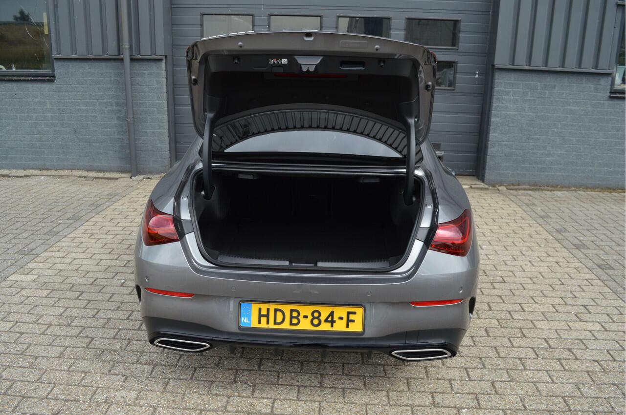 Mercedes-Benz CLA-KLASSE 200 AMG Line | PANO | SFEERVERLICHTING | CAMERA | KEYLESS |