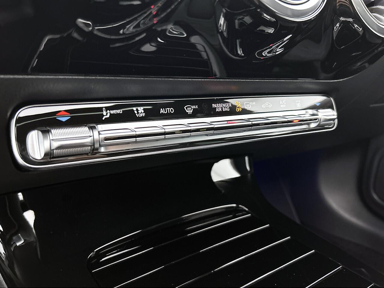 Mercedes-Benz CLA-KLASSE Shooting Brake 250 e Business Solution AMG | Nightpakket | Dodehoekassistent | Panoramaschuifdak | Multibeam LED | EASY PACK achterklep | Sfeerverlichting | Smartphone integratie | KEYLESS-GO comfortpakket |