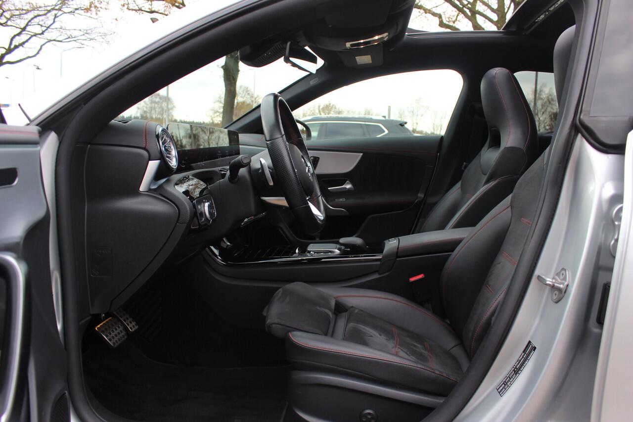 Mercedes-Benz CLA-KLASSE Shooting Brake 200 Business Solution AMG / Trekhaak / Panoramadak / Camera / Memory seats / Keyless / 18'' / Sfeerverlichting / Matrix LED / Navigatie / Stoelverwarming / Cruise Control