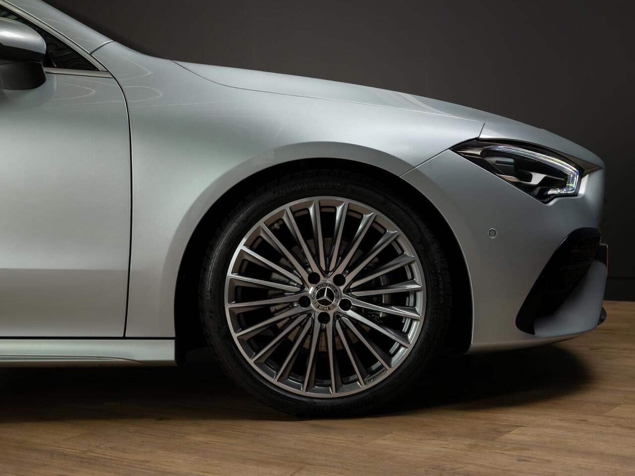 Mercedes-Benz CLA-KLASSE Coupé 180 Star Edition AMG Line Panorama dak