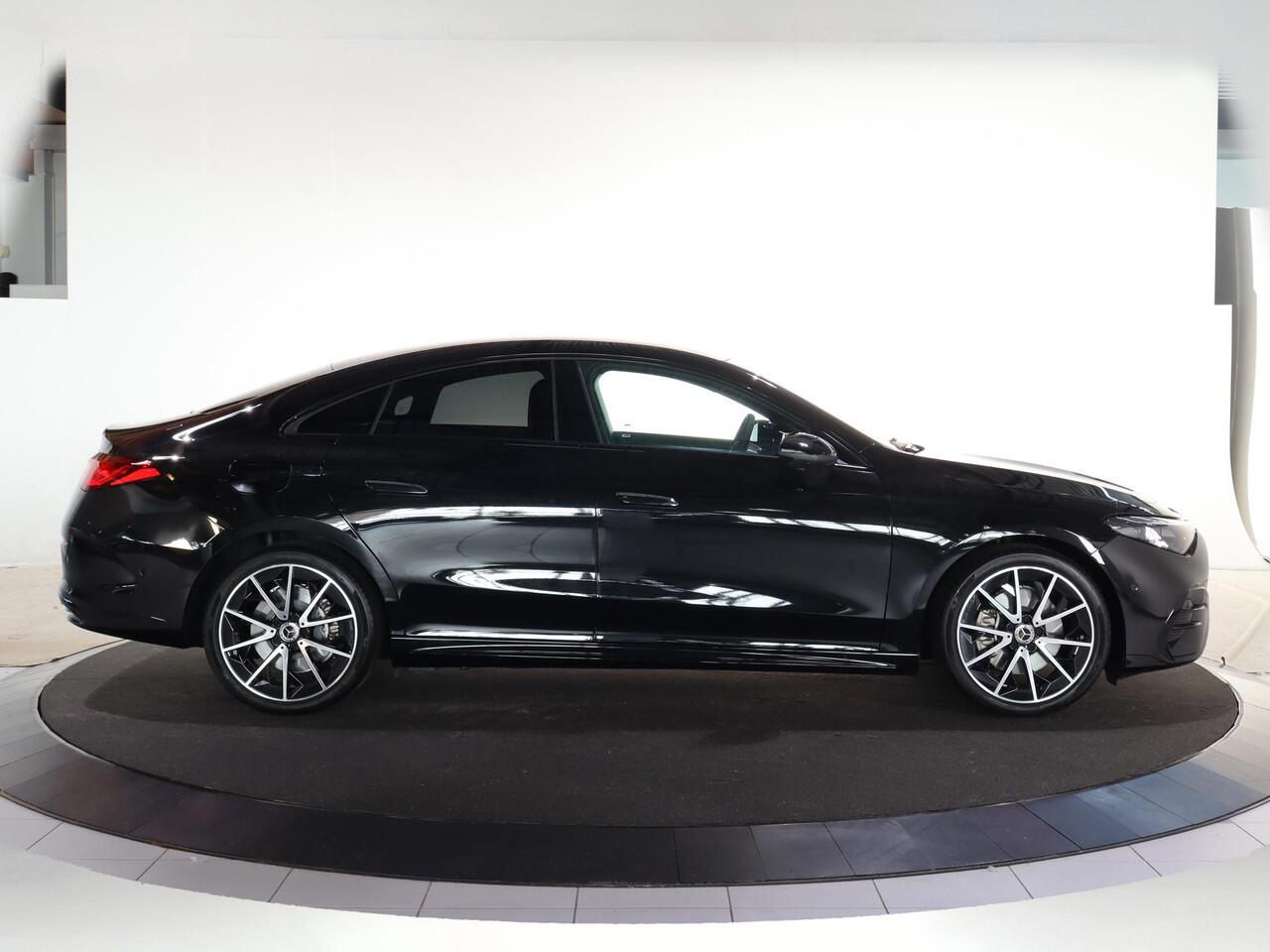 Mercedes-Benz CLA-KLASSE 250+ Launch Edition 85 kWh | AMG | Night | Panoramadak | 19" lichtmetalen velgen | Sfeerverlichting |