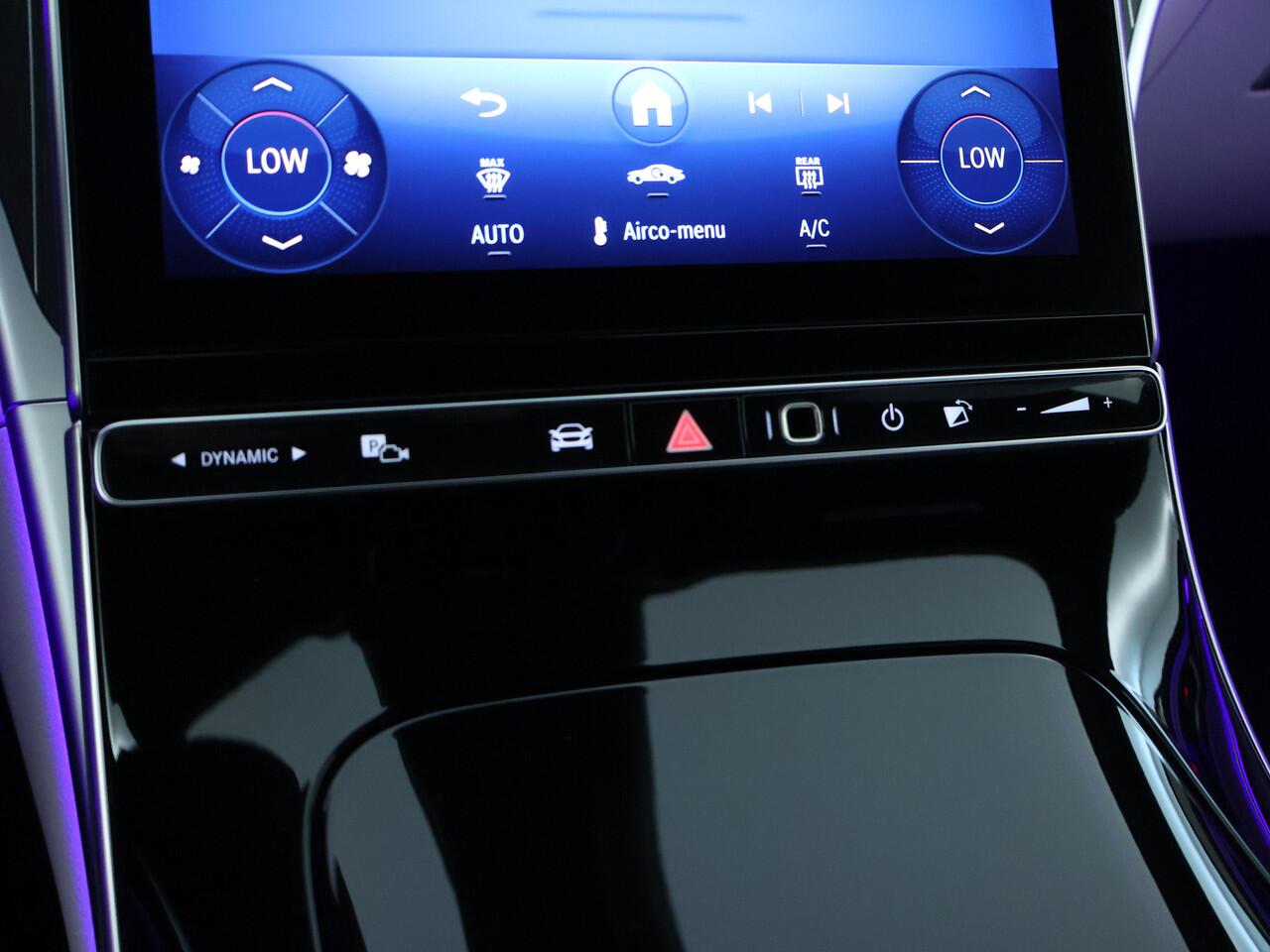 Mercedes-Benz CLE Cabriolet 200 AMG Line | Nightpakket | Premium pakket | AMG spoiler | Parkeerpakket met 360°-camera | Memorypakket | Cabriolet comfortpakket | 20 inch AMG velgen | KEYLESS GO |