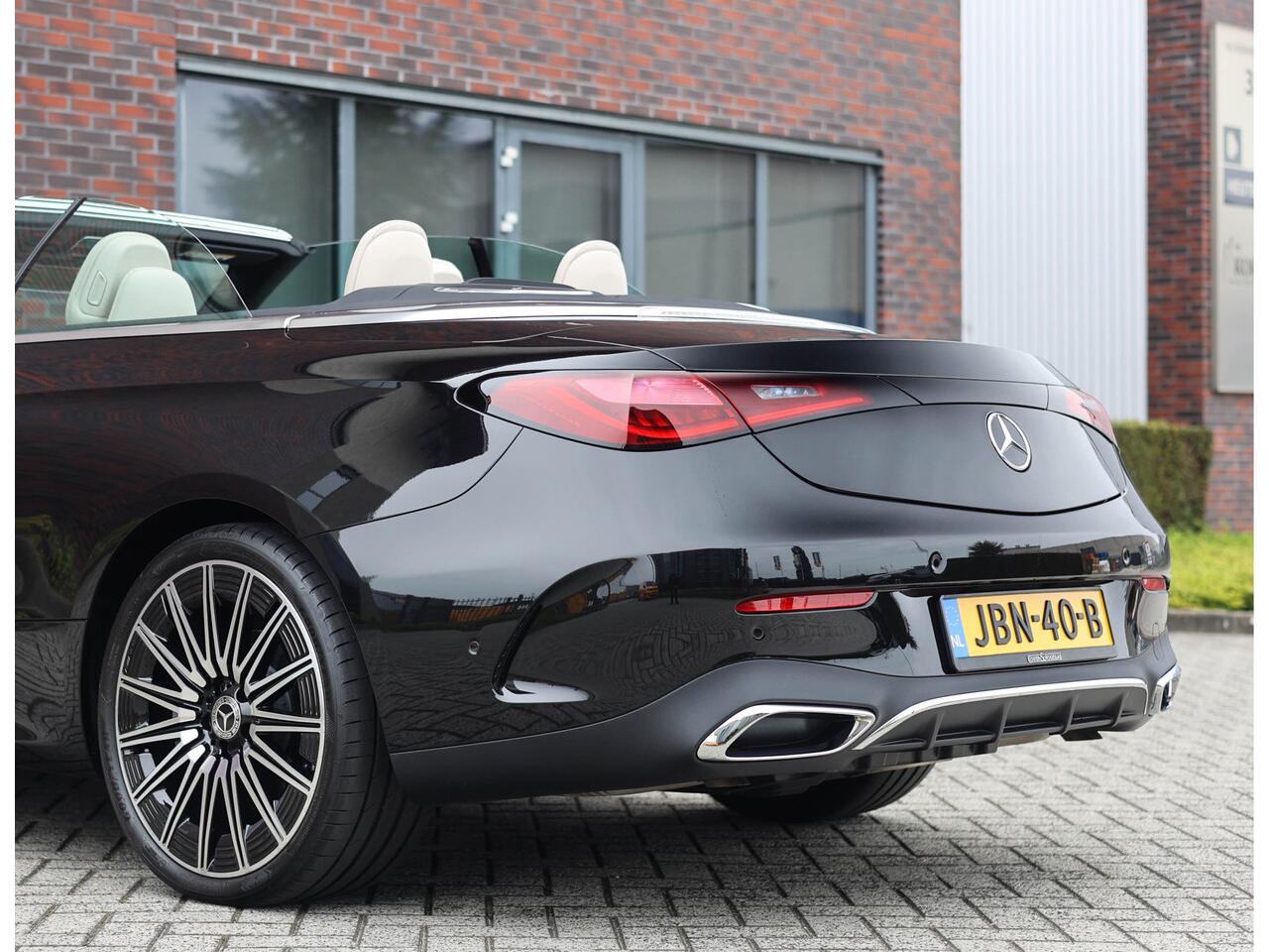 Mercedes-Benz CLE Cabriolet 300 4MATIC AMG Line | Burmester - Airscarf - Trekhaak