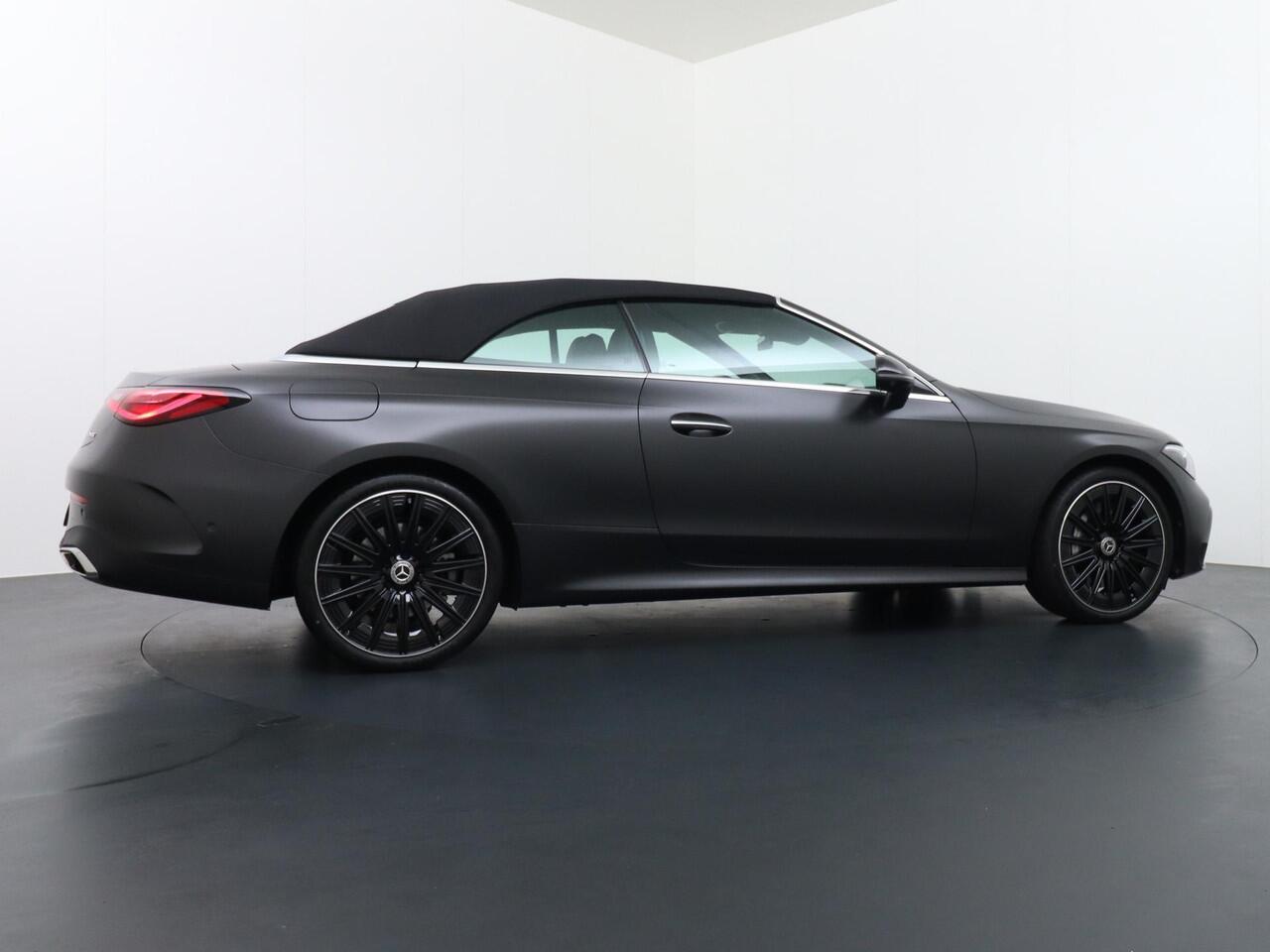 Mercedes-Benz CLE Cabriolet 450 4MATIC AMG Line | Airscarf | Multicontourstoelen Voorin | Distronic Cruise Control | Digital Light | Head-Up Display | Burmester Surround Sound | Memorystoelen | Nightpakket