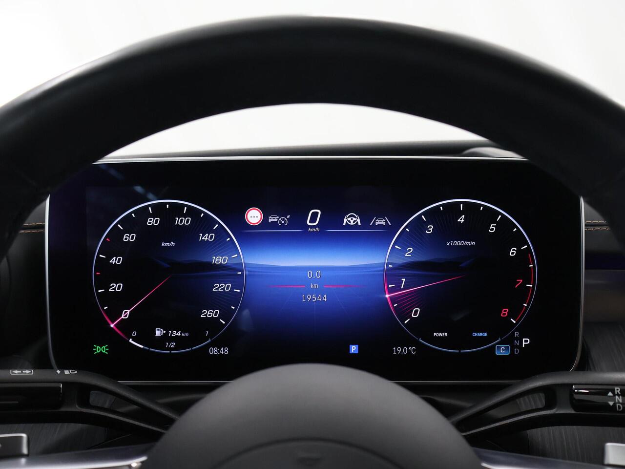 Mercedes-Benz CLE Coupé 200 AMG Line | Nappalederen bekleding | Digital Light | Rijassistentiepakket | Head-up display | 360 graden camera | Sfeerverlichting |