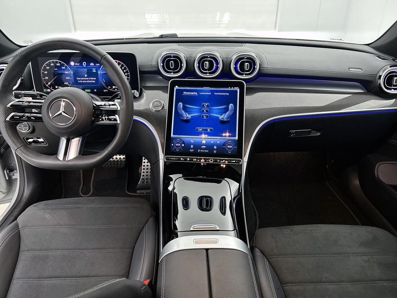 Mercedes-Benz CLE Coupé 300 e AMG Plug-In Hybride AMG Line Premium | Night Pakket | Rijassistentiepakket plus | Distronic | Panorama Schuif-Kanteldak. Inclusief 24 maanden MB Certified garantie voor Europa.