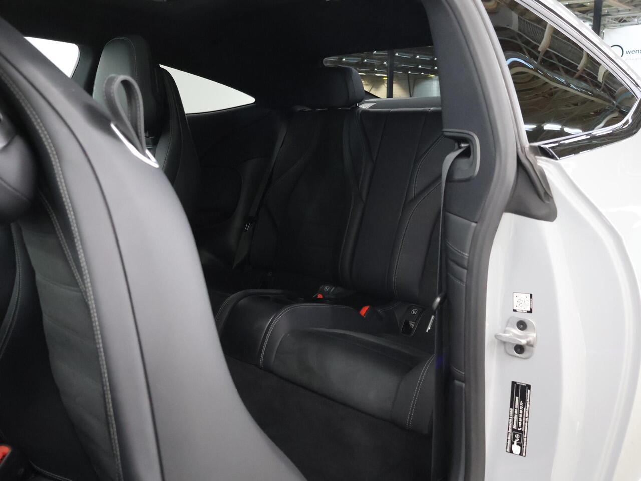 Mercedes-Benz CLE Coupé 300 e AMG Line | Burmester | Panoramadak | Premium pakket | 360 camera | Digital light |