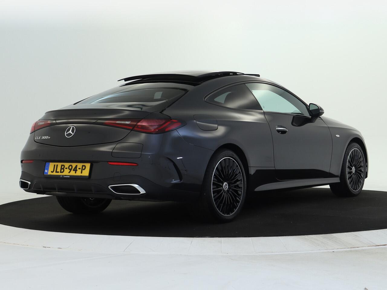 Mercedes-Benz CLE Coupé 300 e AMG Plug-In Hybride | Panoramadak | Burmester® | Dode Hoek Ass | Distronic | Memory | Stuur en Stoelverwarming | Inclusief 24 maanden Mercedes-Benz Certified garantie voor Europa.