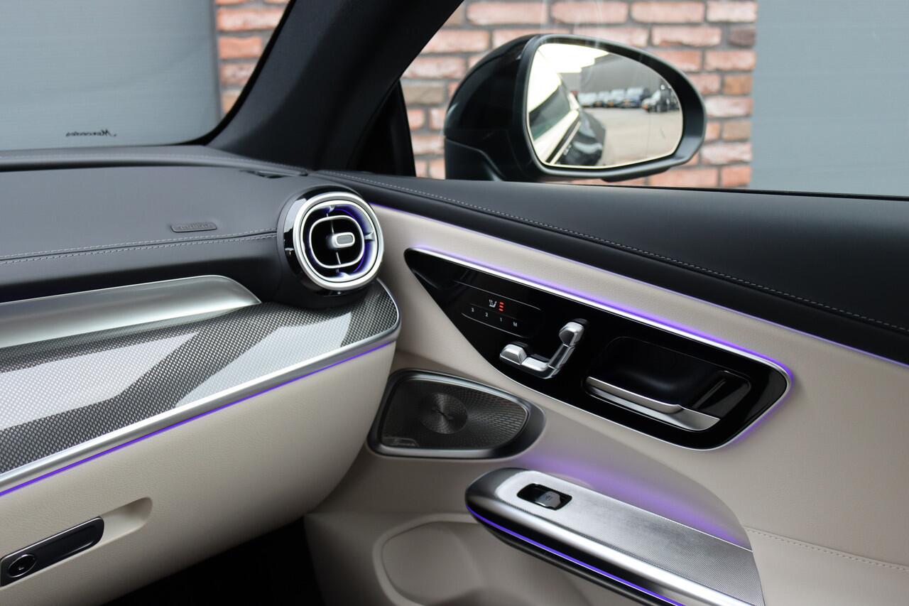 Mercedes-Benz CLE Coupé 200 AMG Line | Distronic | Memory | Burmester | Panoramadak | HUD | Digital Light | Verwarmd Stuurwiel | Surround Camera | Keyless Go | Nightpakket |