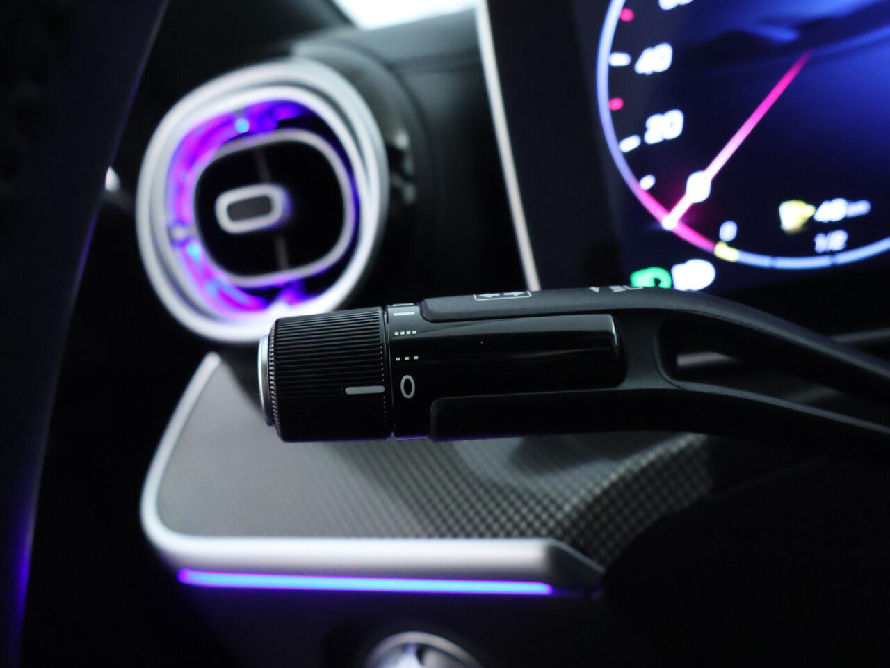 Mercedes-Benz CLE Coupé 200 AMG Line | AMG Line | Night Pakket | Panoramadak | 20 Inch AMG LM Velgen | Stuur en Stoelverwarming | Inclusief 24 maanden MB Certified garantie voor Europa.