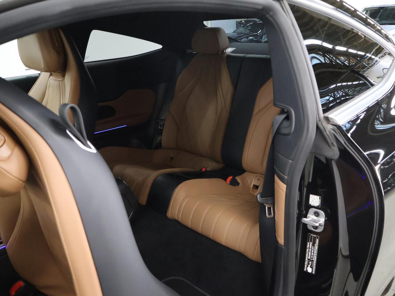 Mercedes-Benz CLE Coupé 200 AMG Line | Nappalederen bekleding | Digital Light | Rijassistentiepakket | Head-up display | 360 graden camera | Sfeerverlichting |