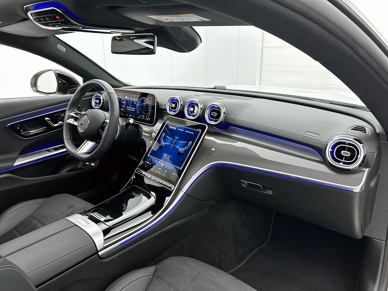 Mercedes-Benz CLE Coupé 300 e AMG Plug-In Hybride AMG Line | Night Pakket | Digital Licht | Rijassistentiepakket plus | Distronic | Panorama Schuif-Kanteldak | Stoel en stuurverwarming. Inclusief 24 maanden MB Certified garantie voor Europa.