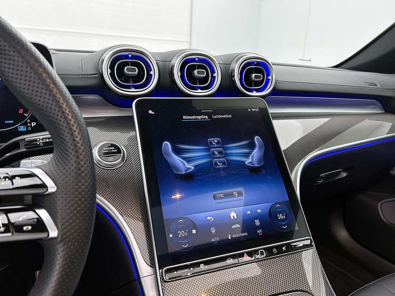 Mercedes-Benz CLE Coupé 200 AMG Line | Panoramadak | Multi spaaks Lichtmetalen velgen | Night pakket | Parking support met camera achter | Head-up display | Inclusief 24 maanden MB Certified garantie voor Europa.